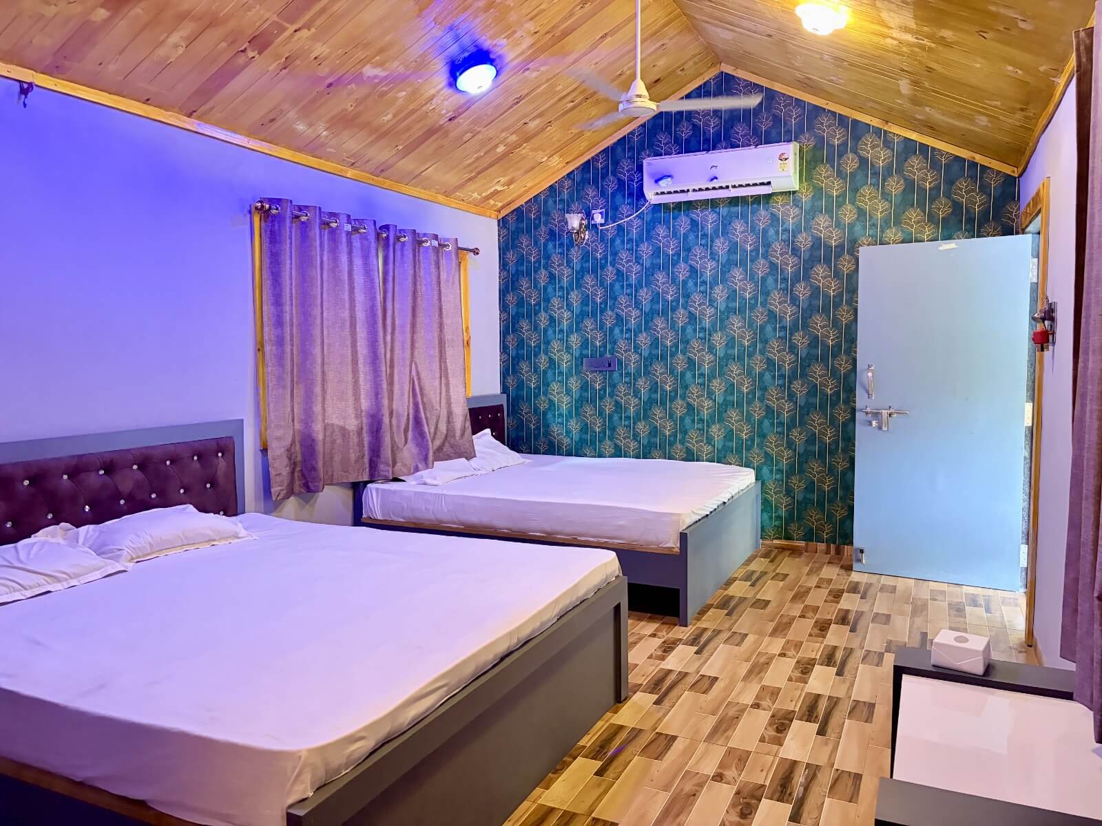 Double Bed AC Room