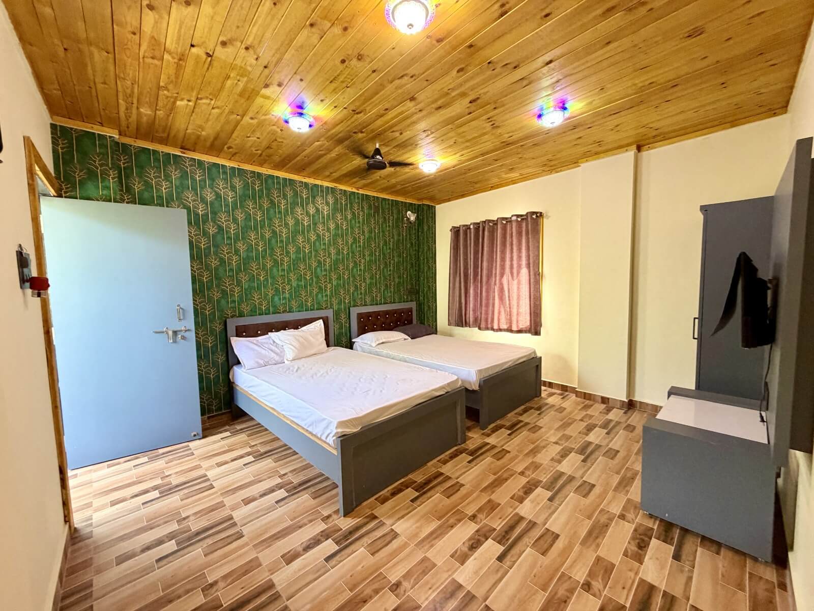 Double Bed Non-AC Room